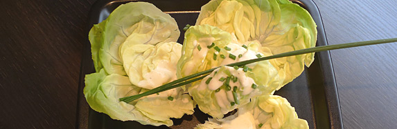Kopfsalat mit Meerrettichdressing