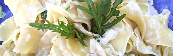 Papardelle mit Ziegenfrischkäse und Rucola