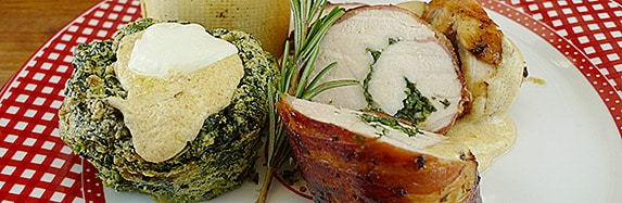 Hähnchenbrust mit Kräuterkern und Spinat-Soufflé