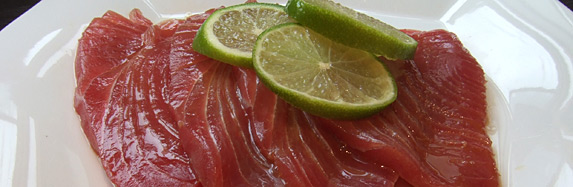 Spargelsalat mit mariniertem Thunfisch