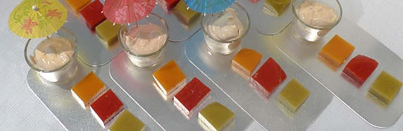 Bunte Grütze mit Balsamicocreme