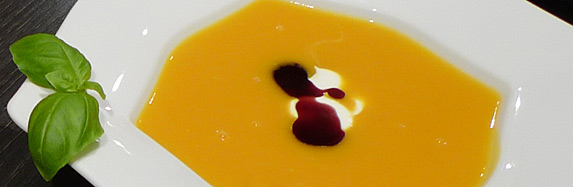 Kürbissuppe mit Ingwer und Apfel