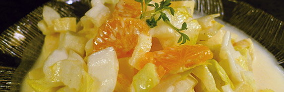 Chicorée-Salat mit Früchten