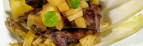 Kalbsleber und warmer Honigchicorée-Salat