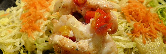 Seeteufel mit Ratatouille auf Wasabi-Eisbergsalat