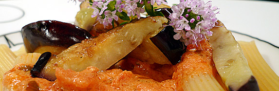 Penne mit Auberginen und Ricotta