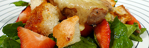 Spinatsalat mit Erdbeeren und Gorgonzola