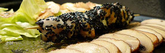 Japanischer Spargelsalat mit Hähnchenbrust in Sesam