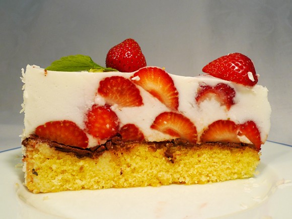erdbeer-kokos-torte