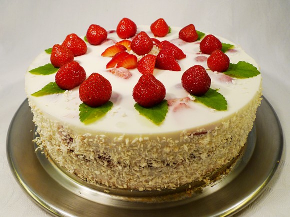 erdbeer-kokos-torte
