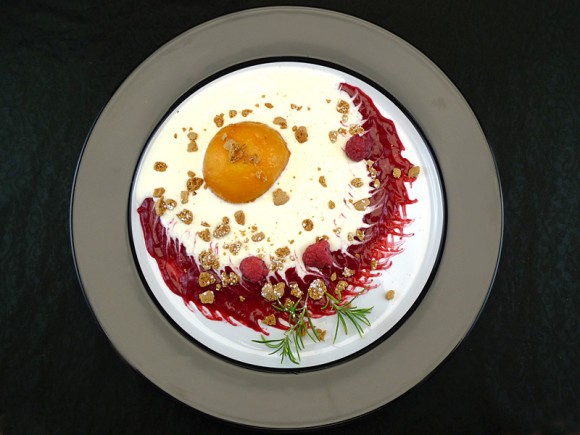 Rosmarin Sauercreme mit Würzpfirsich Rosmarin Sauercreme mit Würzpfirsich