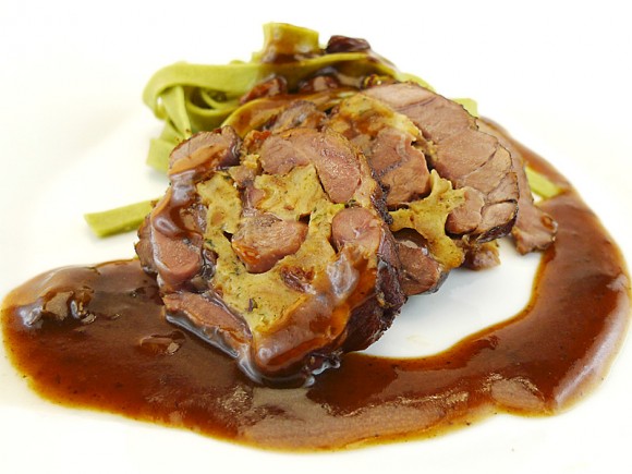 Lammroulade / Lammhaxe mit exotischen Gewürzen