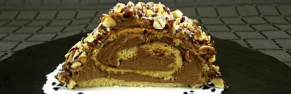 Nuss-Nougat-Roulade