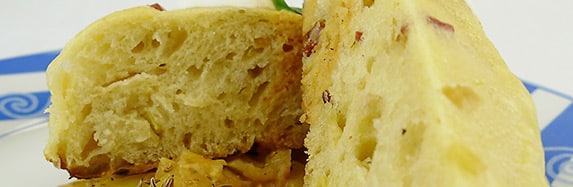 Dampfnudeln  auf Paprika-Rahmkraut