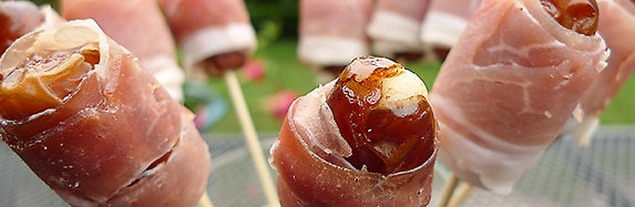 Datteln mit Chili-Marzipan
