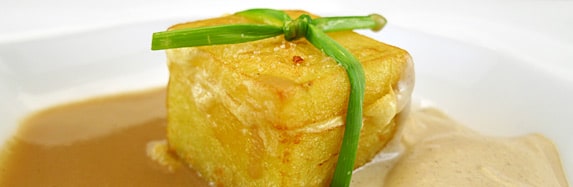 Kartoffelkistchen auf Entenleber-Mousseline
