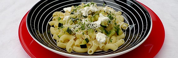 Hörnli mit Zucchini und Ricotta