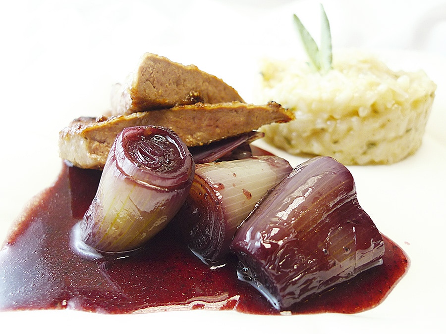 Kalbsleber mit Rotweinschalotten und Salbei-Risotto