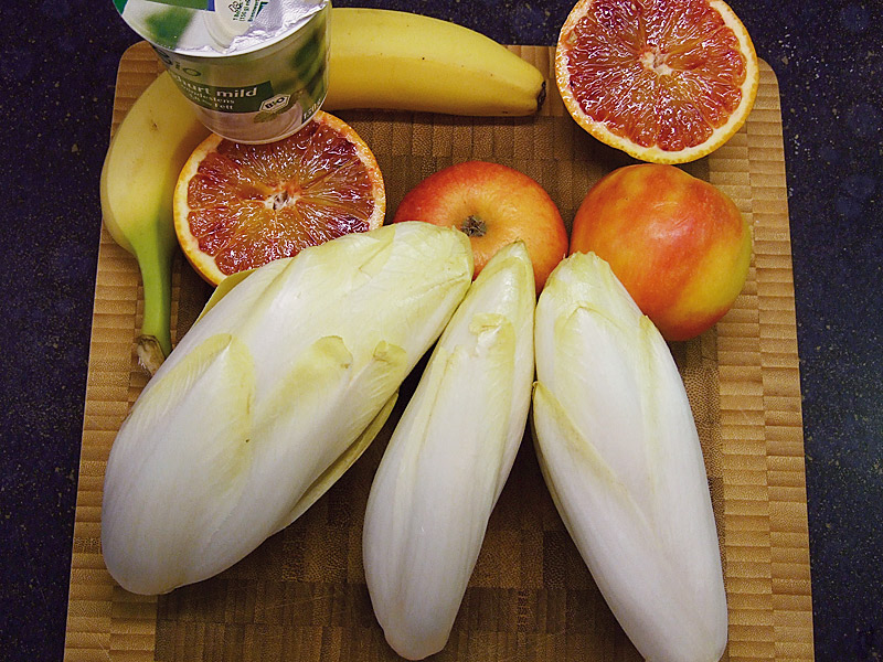 Chicorée-Salat mit Früchten