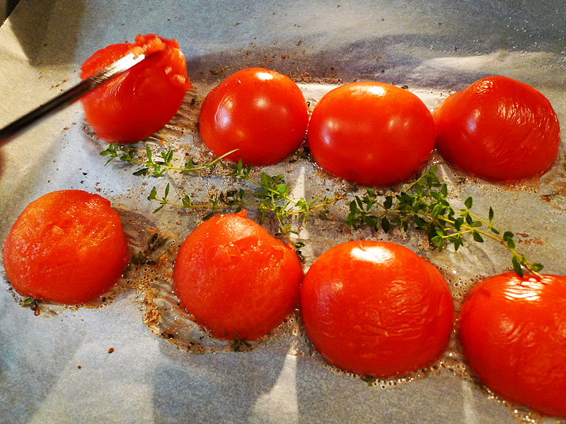 Tomatensauce mit frittierten Kapern