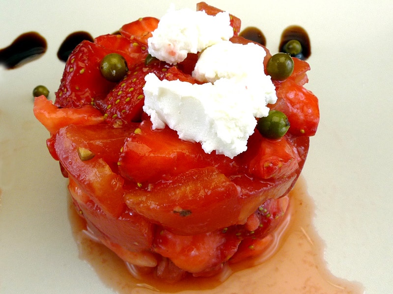 Erdbeer-Tomatensalat mit Ricotta Forte
