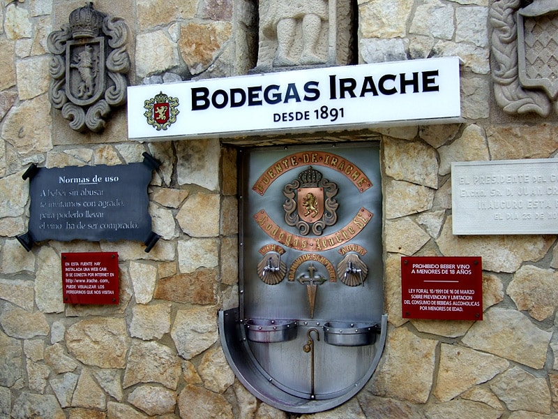 Die Bodegas Irache mit Weinbrunnen am Jakobsweg - Der Weinbrunnen am Jakobsweg