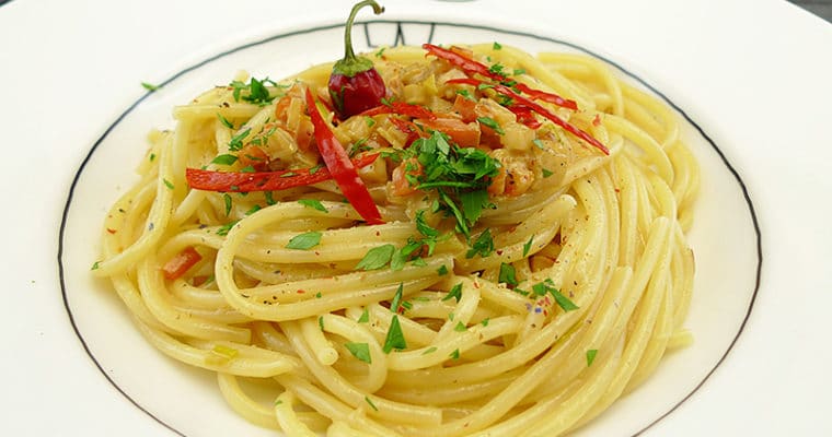 Spaghetti mit Gemüse in Sojarahm und Jesus Christ Superstar