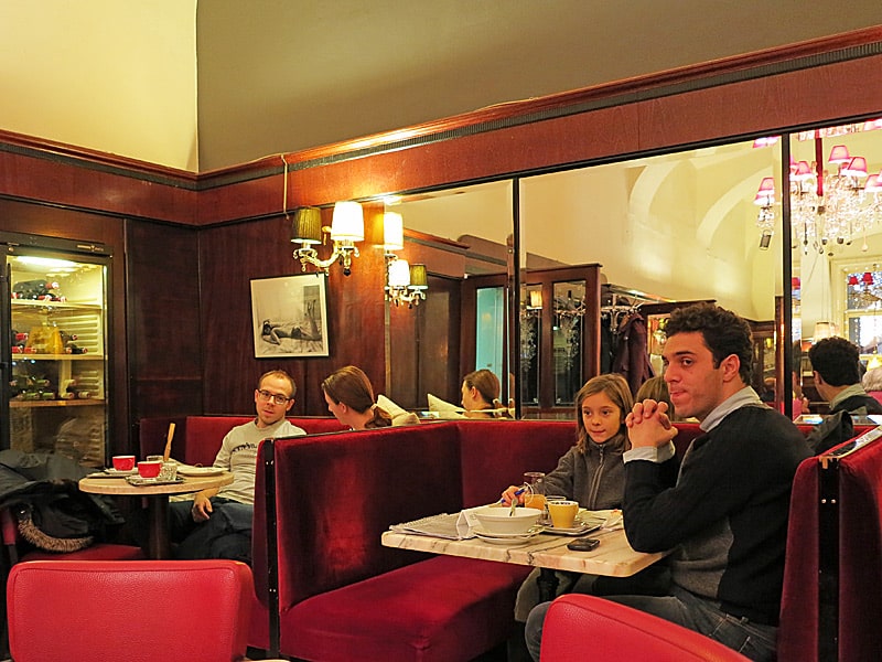 Im Café Diglas in Wien