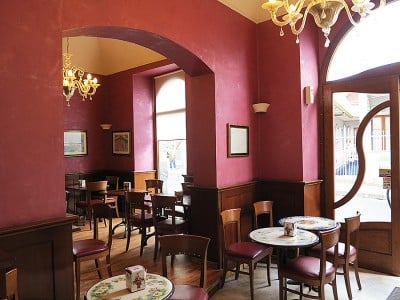 Altes Cafè in Zafferana am Fuße des Ätnas - Sizilien im September