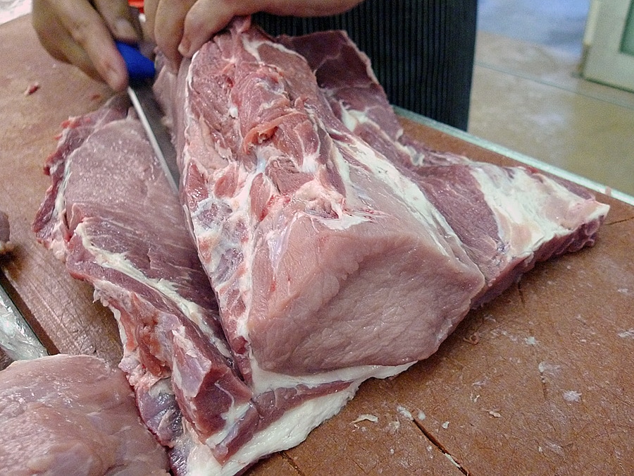 Wie man Schweinefleisch richtig schneidet