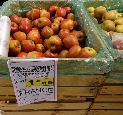Boskop-Äpfel im Supermarkt. Bestens geeignet für den Apfelkuchen Normandie!