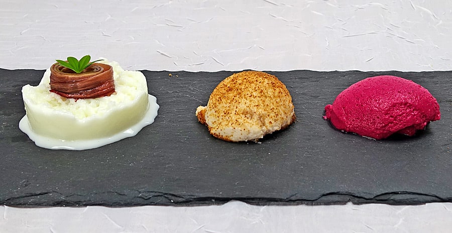 Rote Bete und Rhabarber-Mousse mit Joghurt-Granita aus Schafsmilch zum Dessert