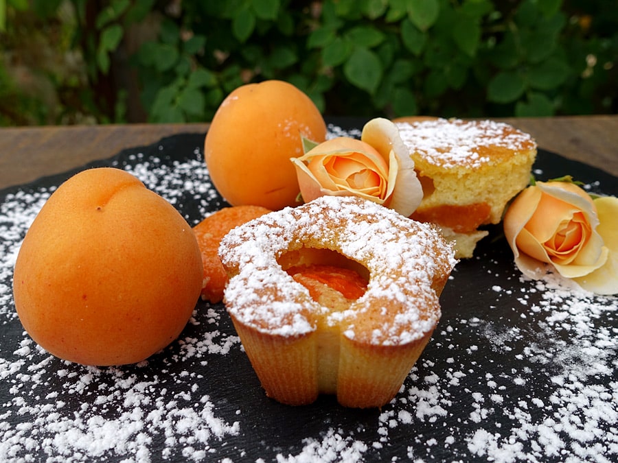 Aprikosenkuchen mit Mandeln