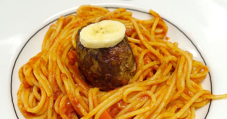 Bananen-Hackbällchen mit Spaghetti und Tomatensoße – Meatballs