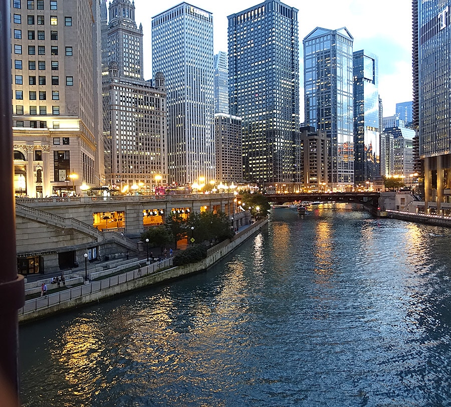 Der Riverwalk in Chicago