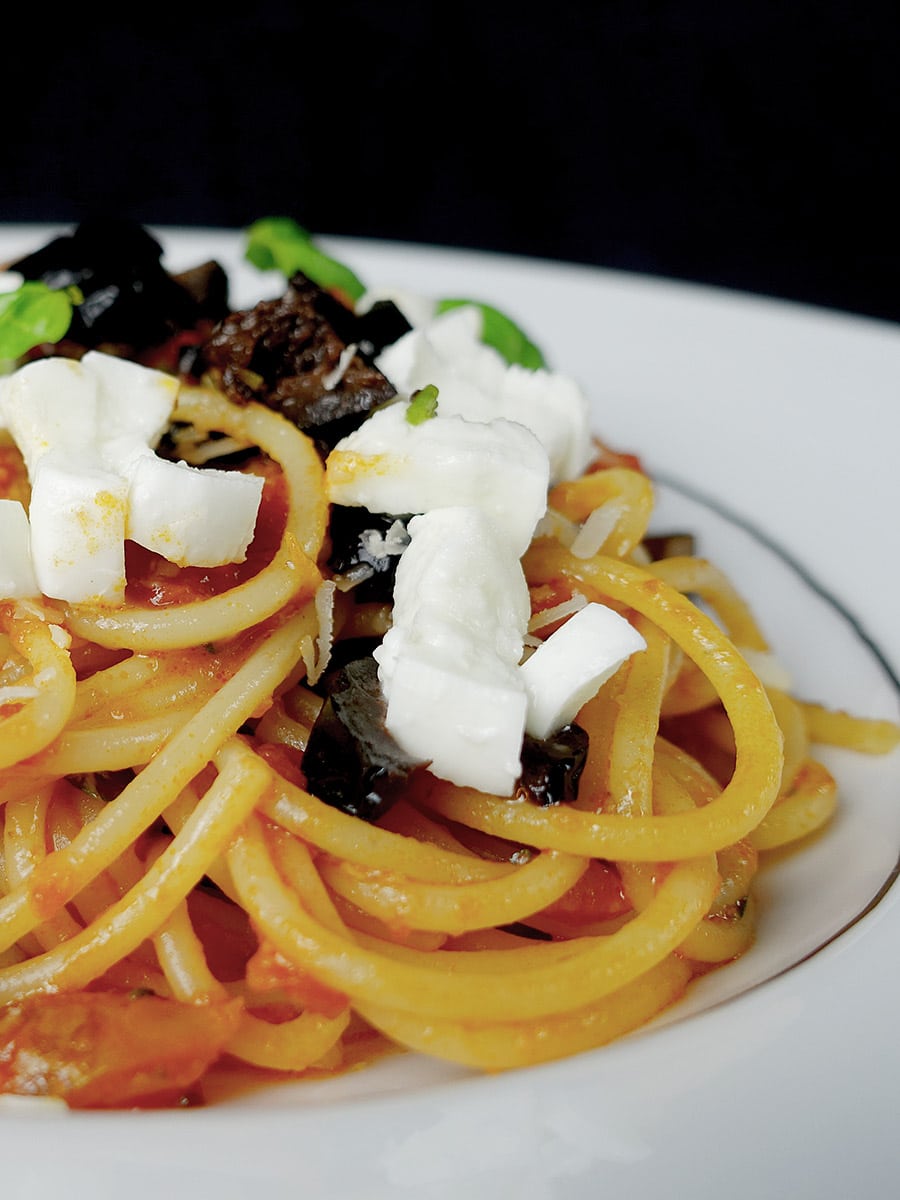 Spaghetti mit Oliven und Mozzarella - Spaghetti con Olive e Mozzarella