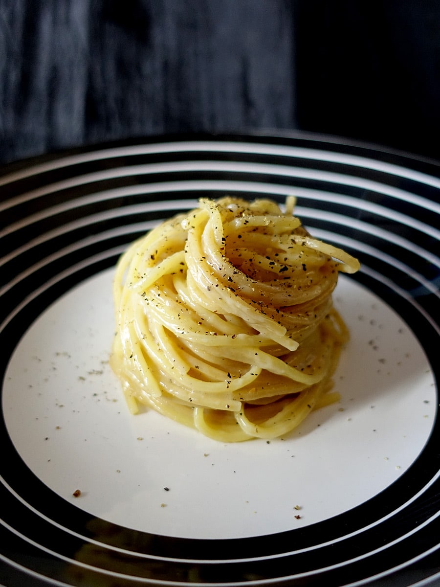 Das einfachste Spaghetti-Rezept - Spaghetti mit Pecorino und Pfeffer - Cacio e pepe