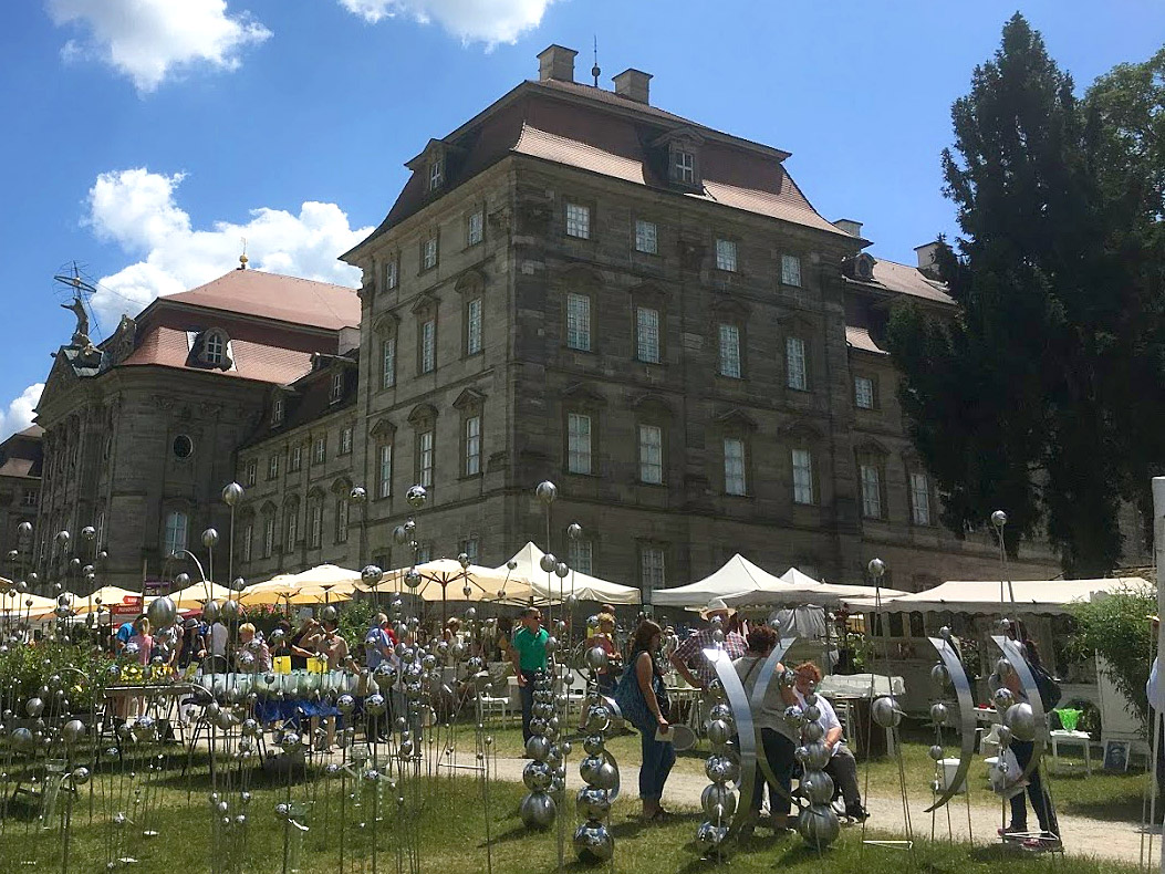 SchlossGenuss: Kunst im Schlossgarten von Schloss Weißenstein
