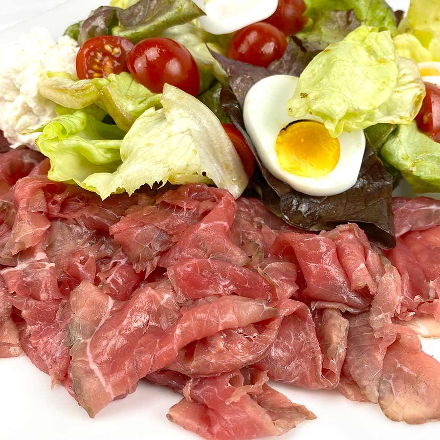 Eine Spezialität im Garda Trentino: Carne Salada (Salzfleisch)