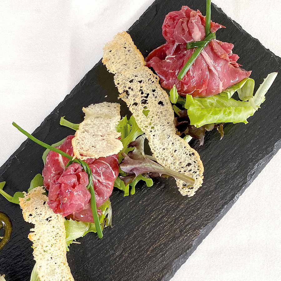 Alternativer Serviervorschlag: auch hier ist das berühmte Carpaccio als Salzfleisch aus dem Trentino